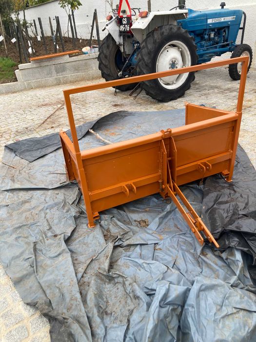 Concha de Carga para Trator – Renovada e Pronta a Usar
