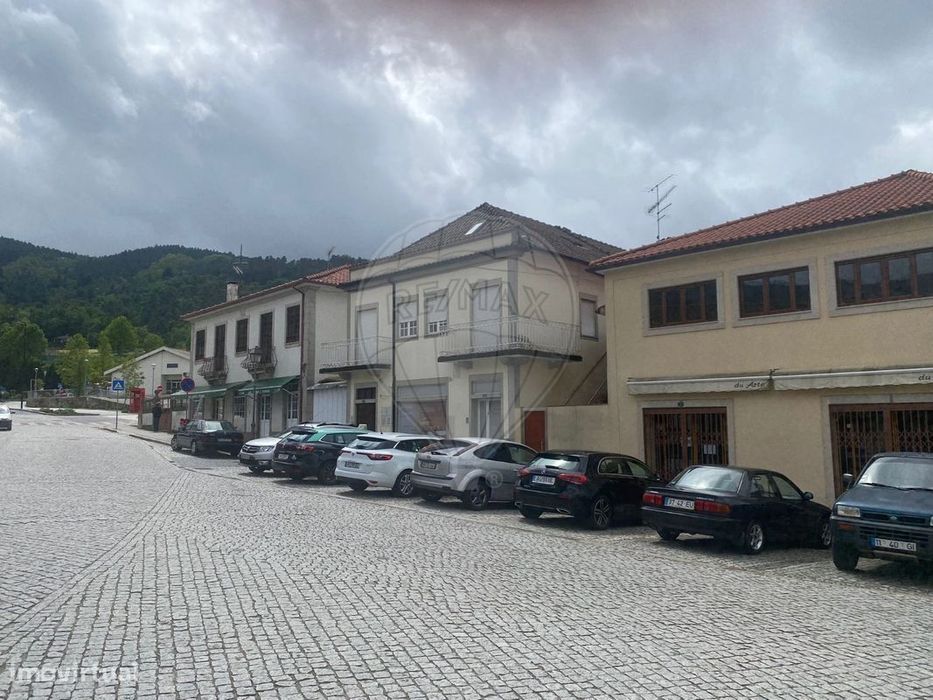 Moradia T4 para venda