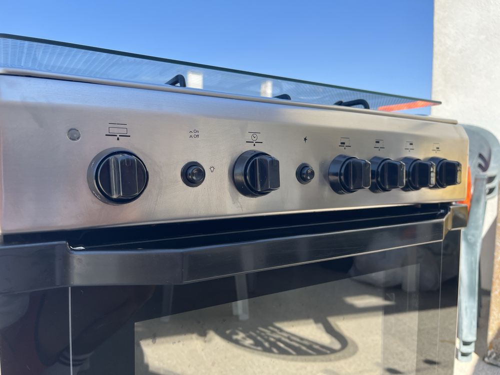 Fogão Indesit / Gás Butano (bom estado)