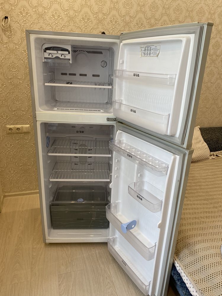 Холодильник Samsung RT37MBMG1/XEK
