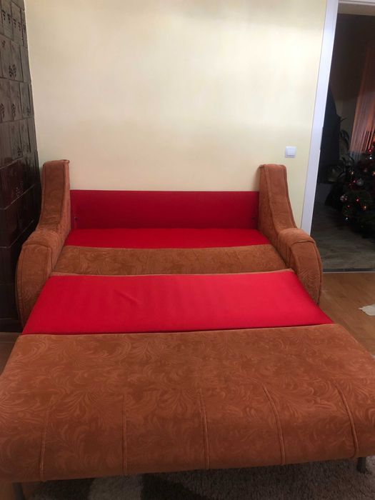 Диван розкладний з кріслами.