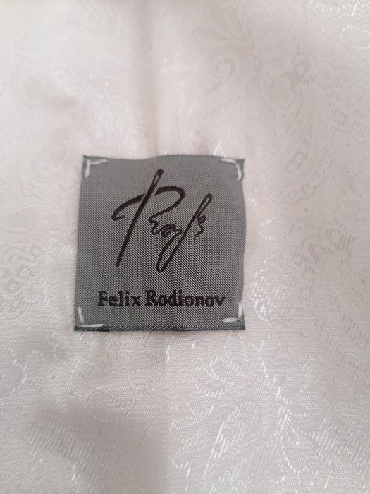 Нова шуба з песця + шкіряні рукави
Felix Rodionov (колекційна річ)