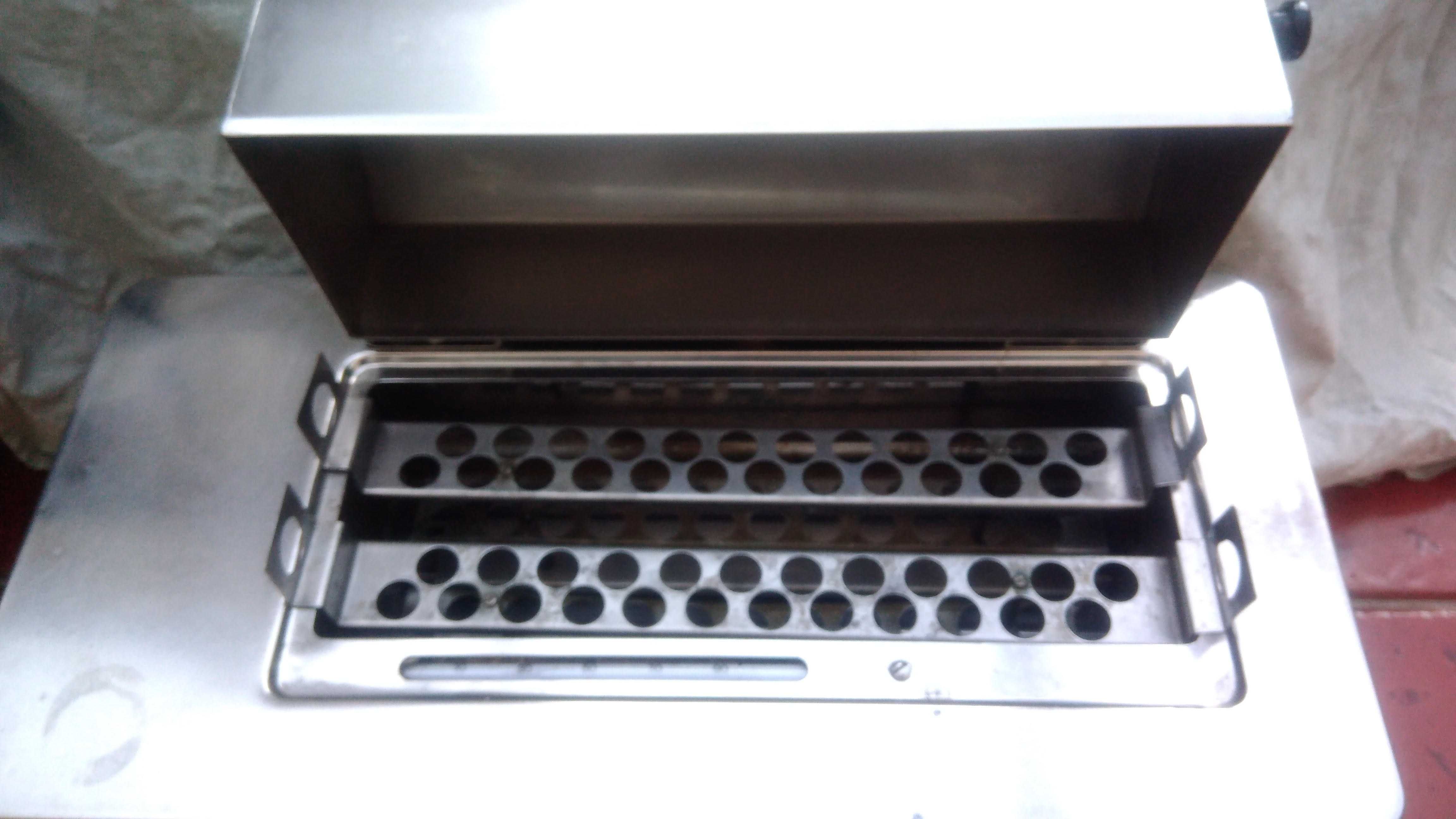 Equipamento de laboratório -banho de água Memmert, anos 70,s/funcionar
