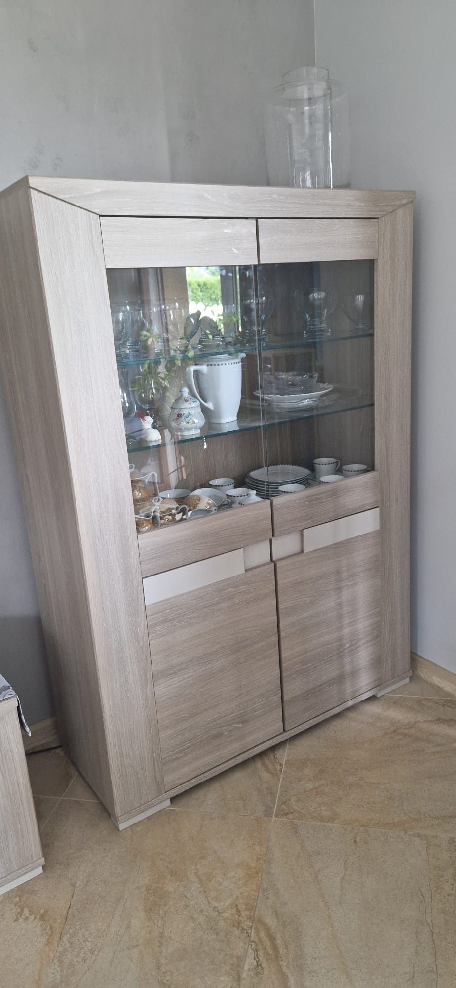 Zestaw mebli do salonu.