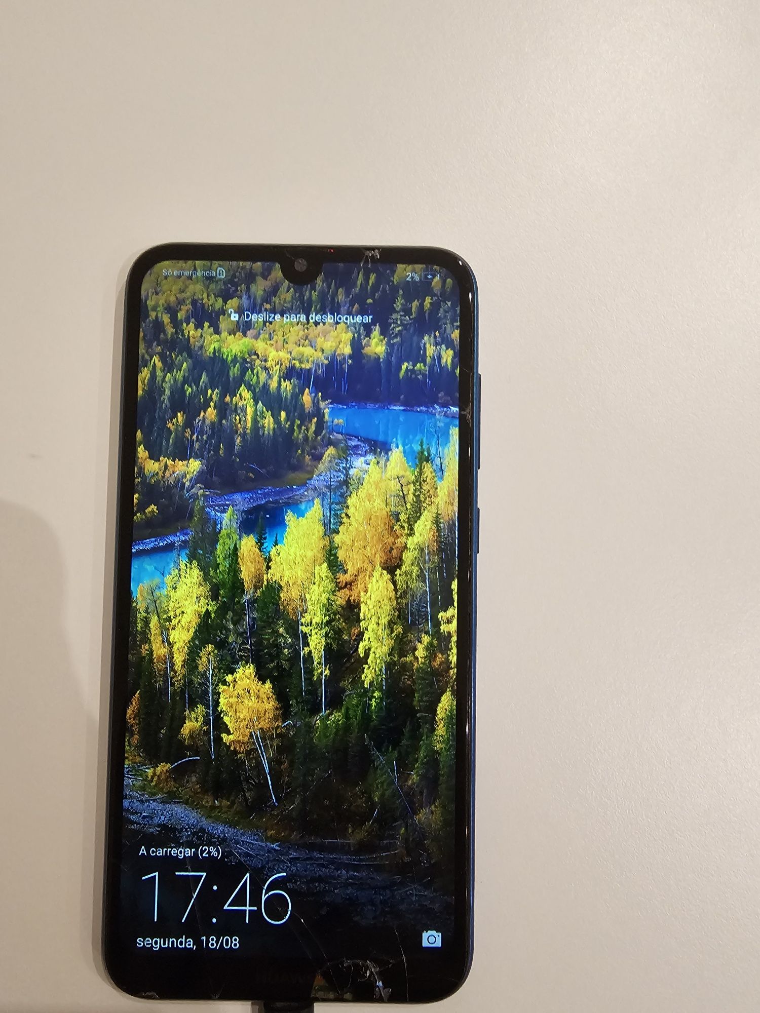 Dois telemóveis Huawei e Samsung