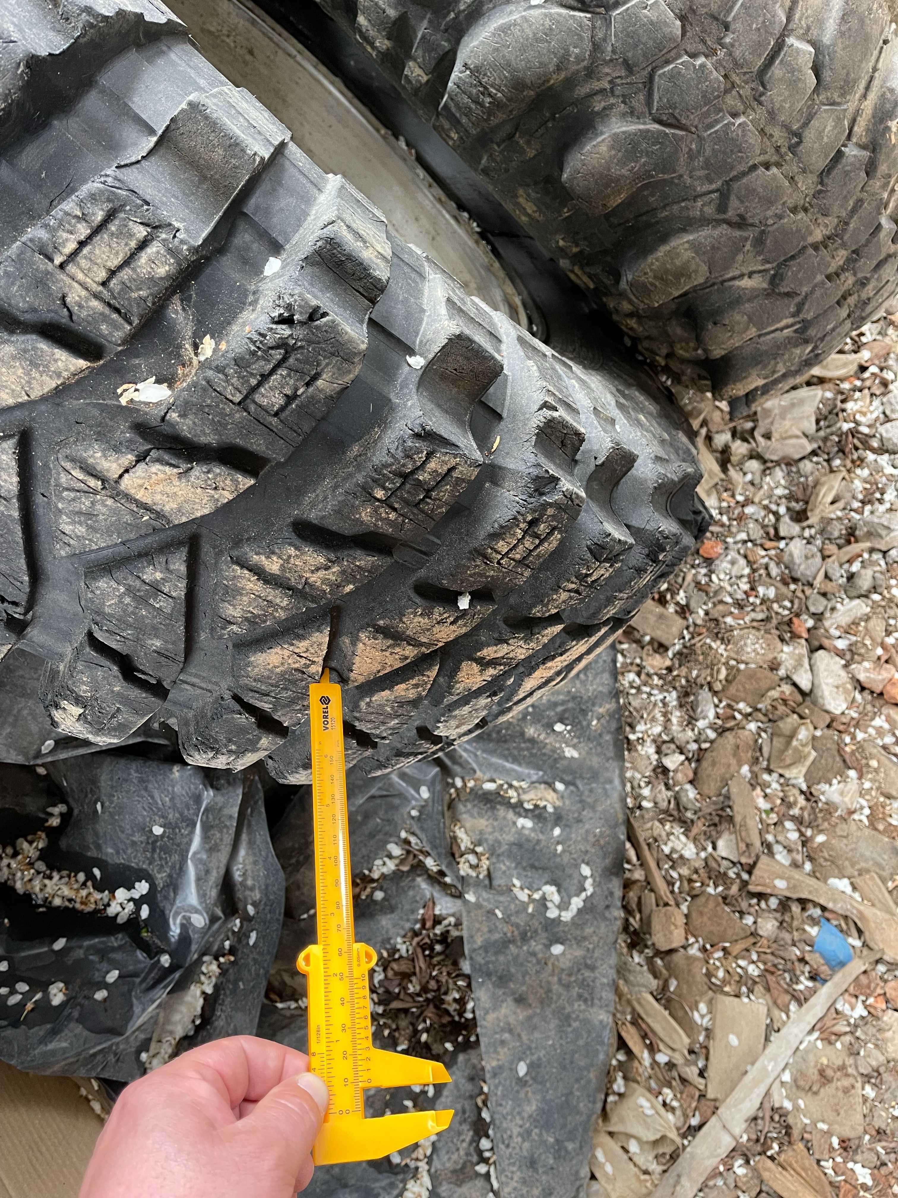 Шини Резина Колеса 35 12,5 16 MAXXIS Trepador M8060 б/у