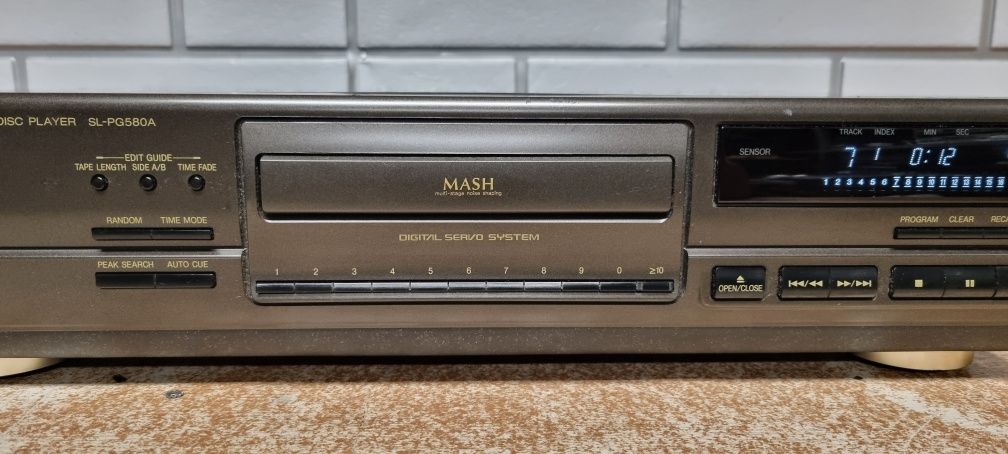 Odtwarzacz cd player TECHNICS SL-PG580A.