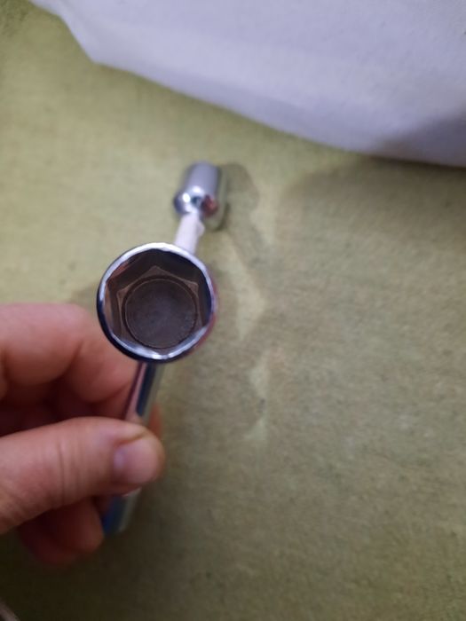 Продам ключ трикутний