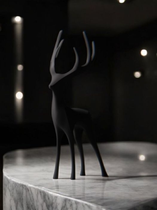 Zestaw Eleganckich Figurek Dekoracyjnych - Jeleń i Łania (2 szt.)