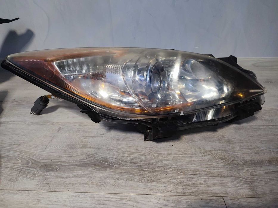 Lampa prawa reflektor prawy mazda 3 polerka