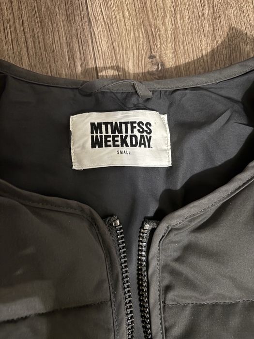 Осіння жіноча куртка