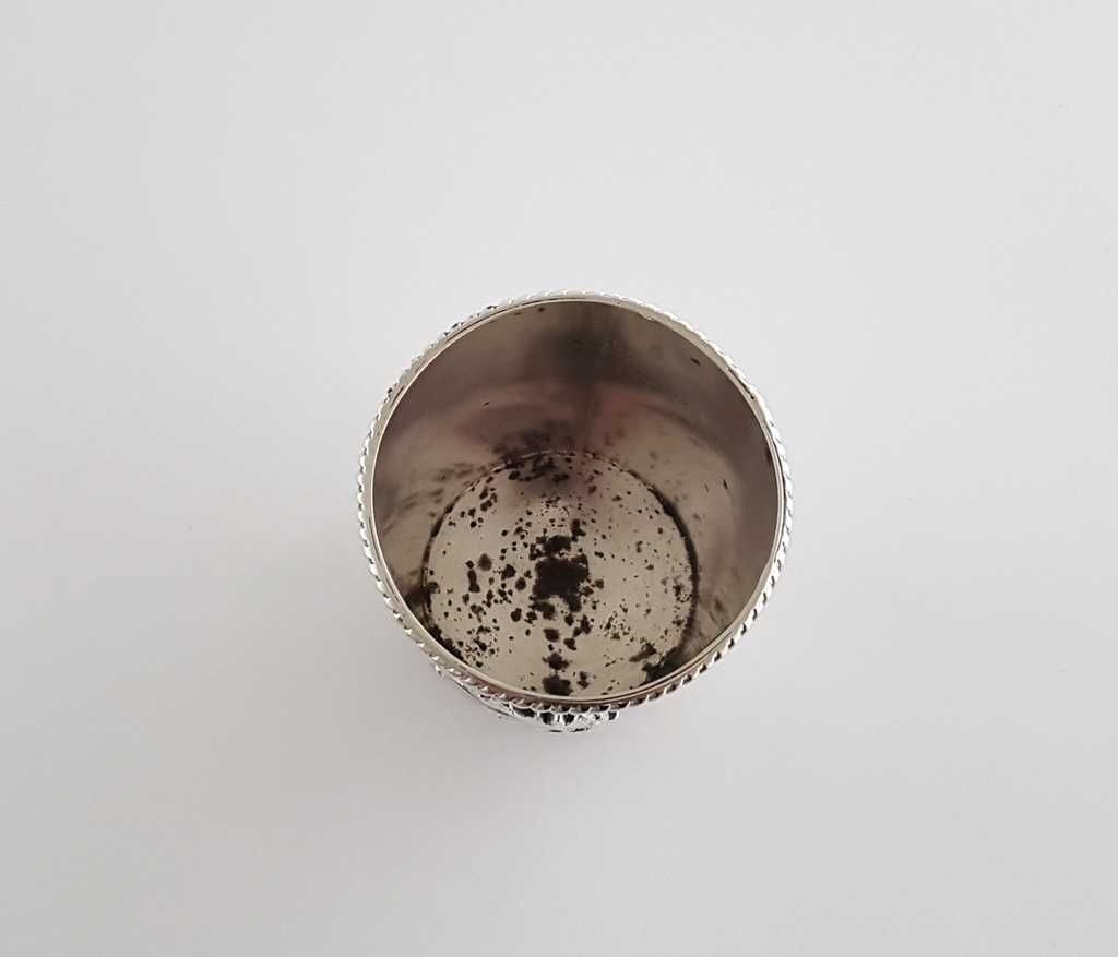 Srebrny kubek zdobiony Lwem Judy rastafarian
