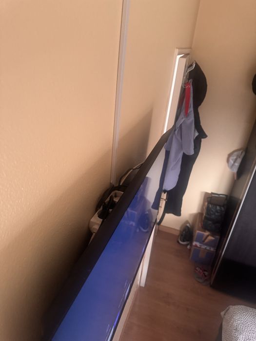 Samsung - 4K Ultra HD - Smart TV) modelo UE43AU7025KXXC