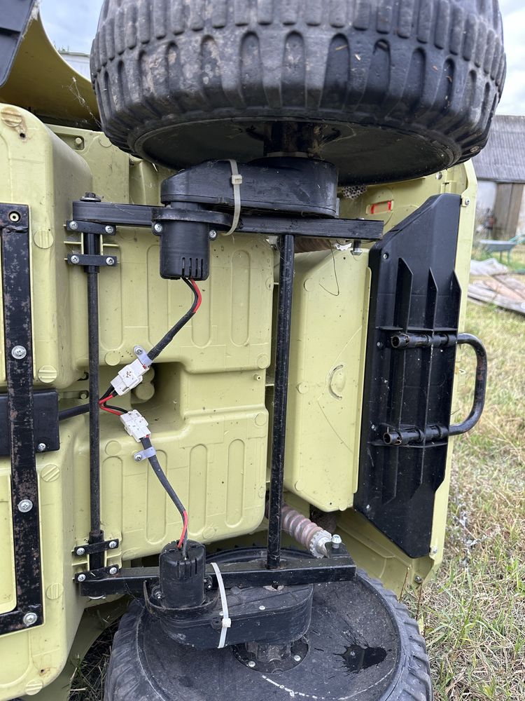 Jeep Willys 3 osobowy na Akumulator 12V 4x4