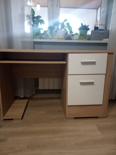 Biurko bialy połysk