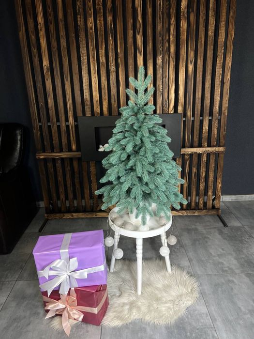 Ялинка в горщику