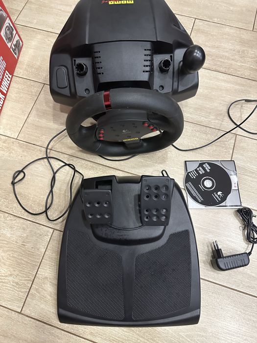 Игровой руль ( консоль)в отличном состоянии