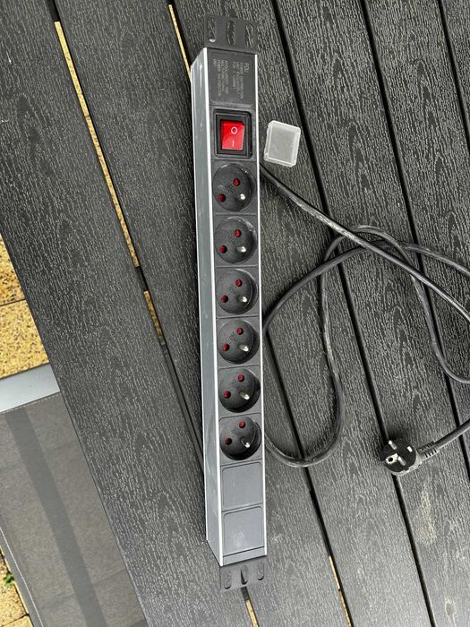 Listwa zasilająca do szafy Rack 19" 1U 6x16A 1,75 m