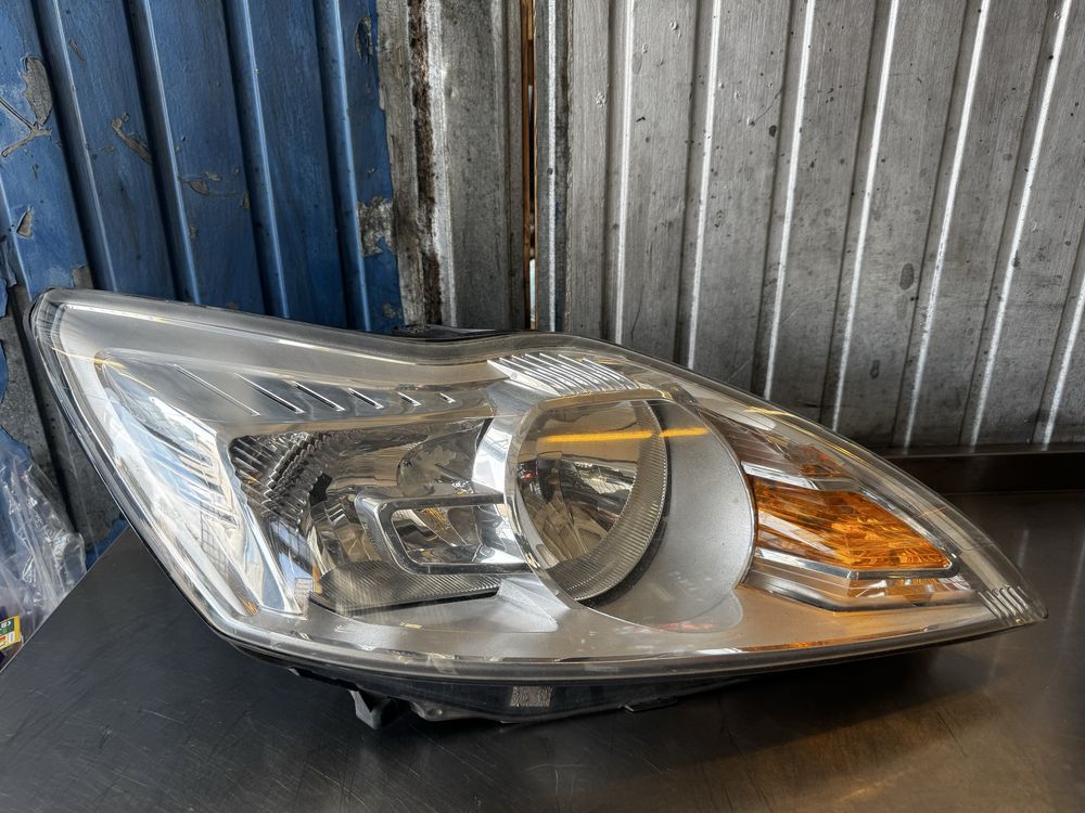 Reflektory Ford Fokus MK2