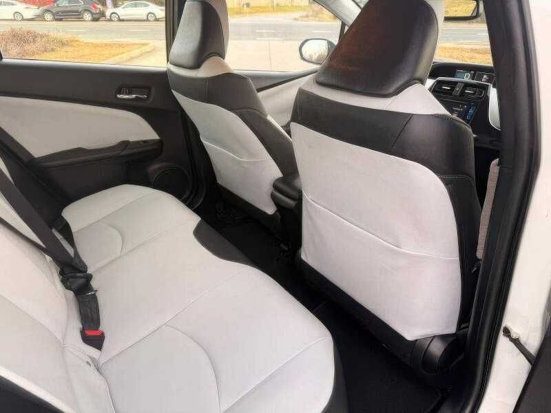 2017 Toyota Prius Four Touring