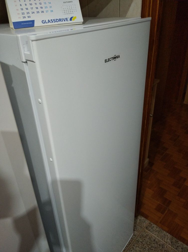 Frigorífico Electronia LUKE