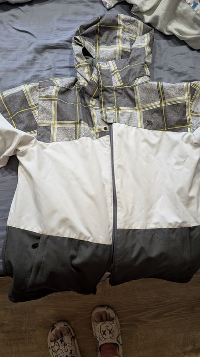 Куртка для сноуборду чи лиж