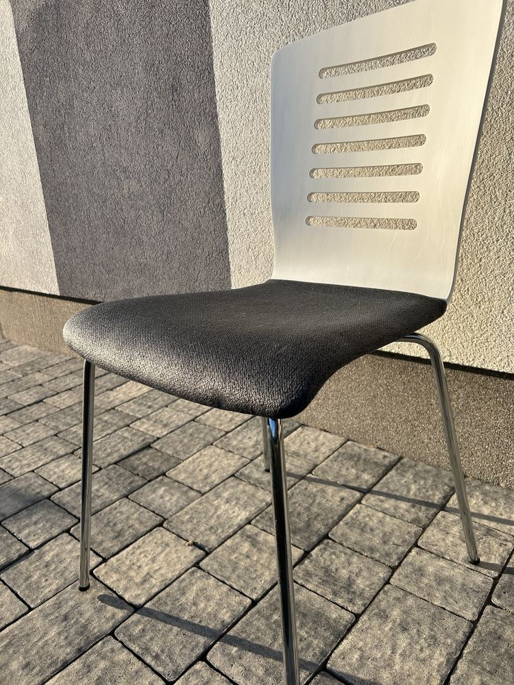 Krzeslo Nowe materialowo drewniane 1 szt