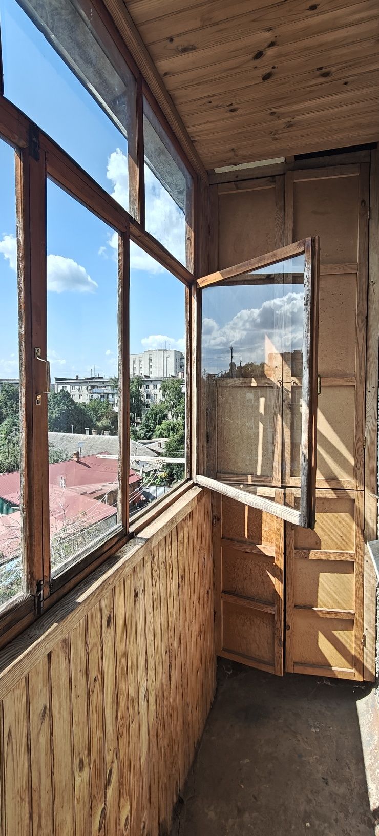 Продам двокімнатну квартиру Центр