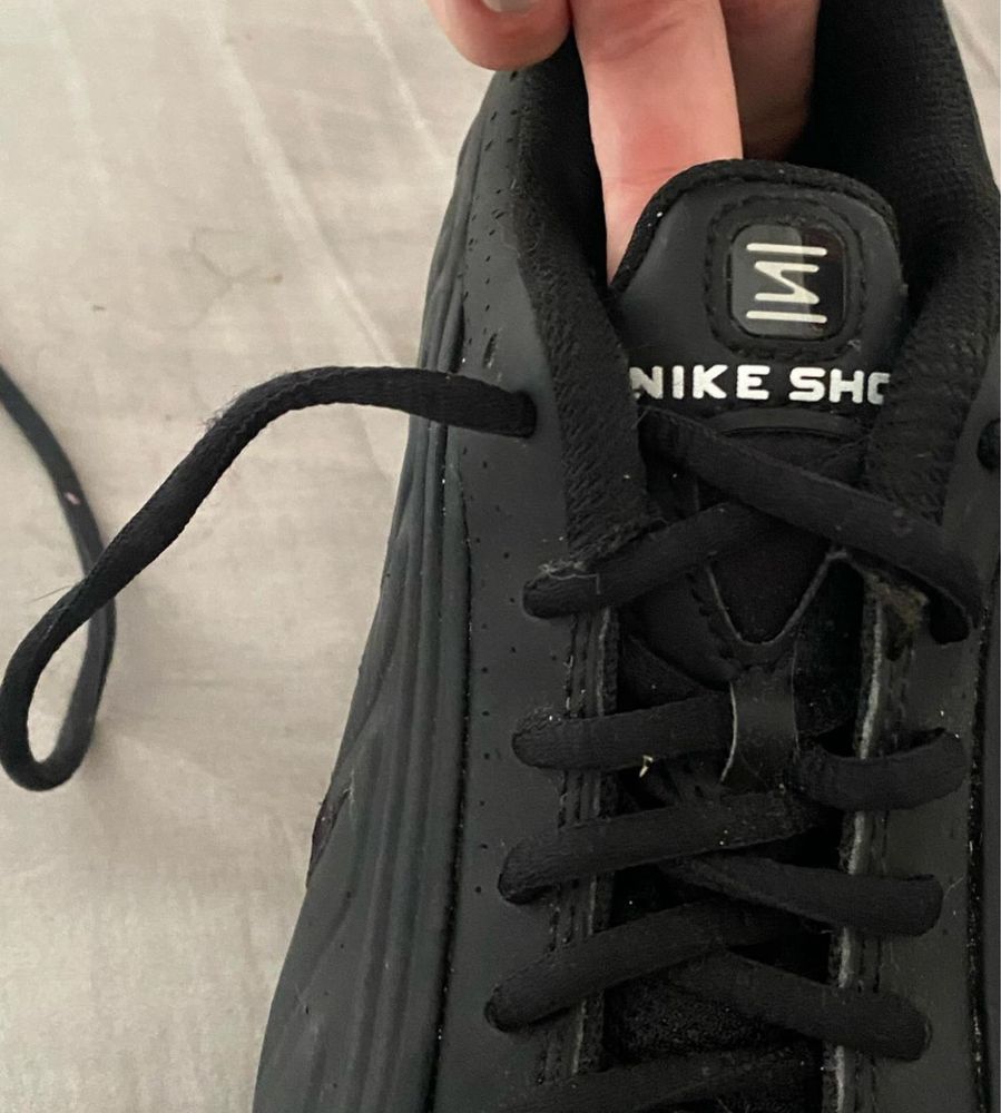 Nike Shoc R4 novas