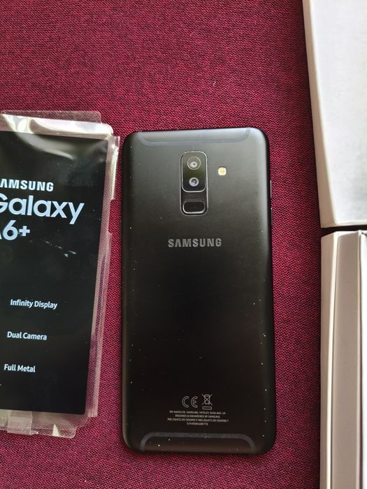 Смартфон Samsung Galaxy A6+ в прекрасном состоянии.
