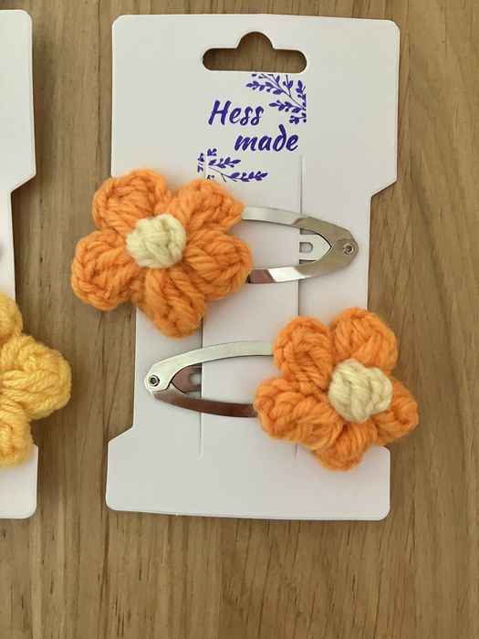 Spinki do włosów z kwiatuszkami handmade, szydełkowe Halloween jesień