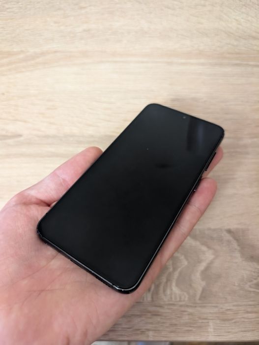 Продам Samsung s23 256 в гарному стані. Неверлок. В подарунок чохли