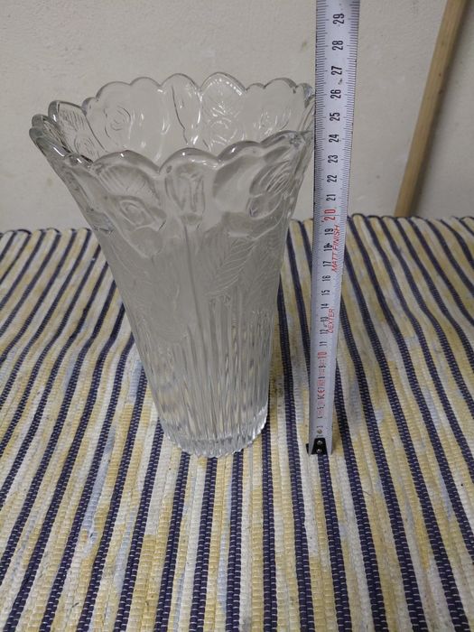 Jarra antiga de vidro para flores