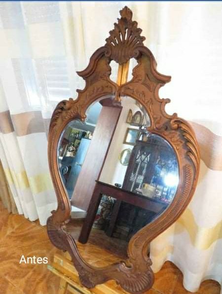 Espelho em talha D. João V restaurado manualmente