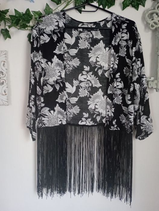 Narzutka kimono House one size frędzle kwiaty 100% wiskoza