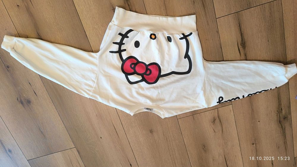 Bluza Hello Kitty dla dziewczynki r.146/152 stan bdb