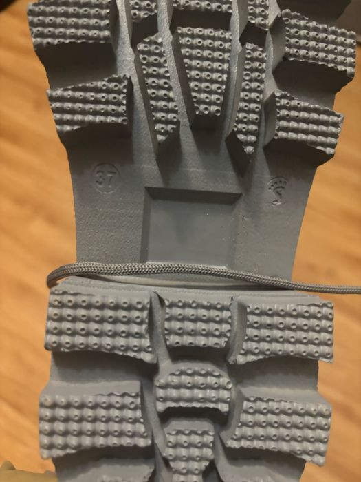 Демісезонні високі стильні чоботи, розмір 37. нові