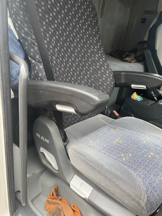 Продам підлокотник ман тга