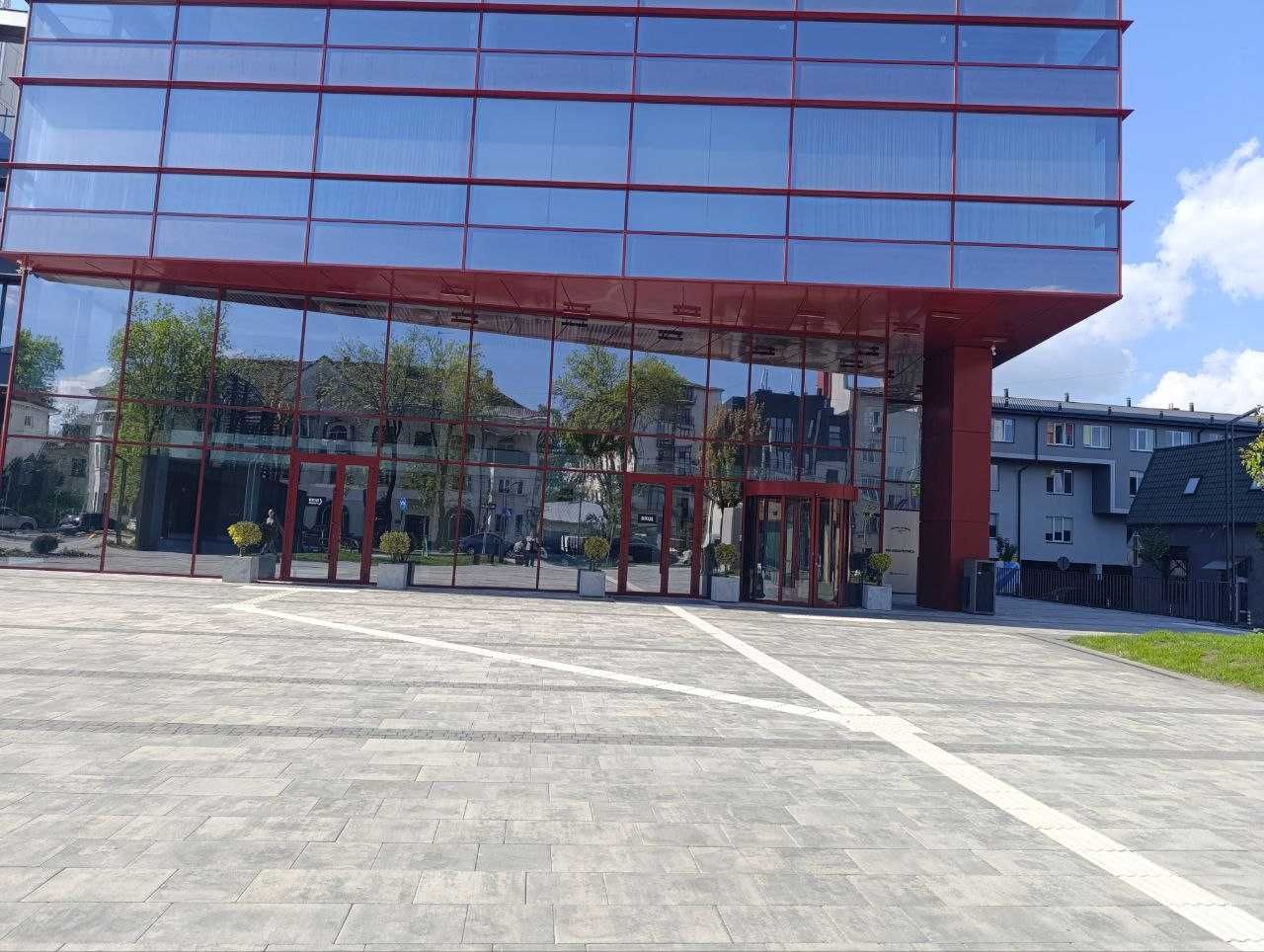 Оренда офісу в новому БЦ "Вертикаль" по вул. Антоновича