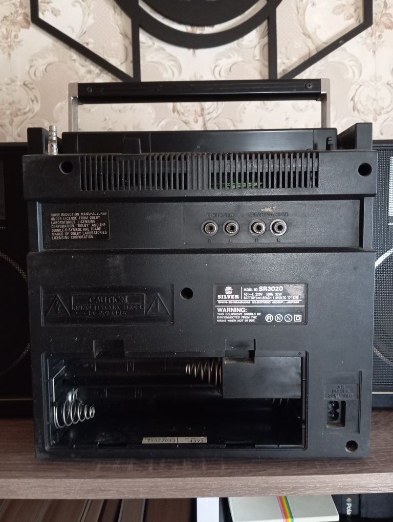 Бумбокс Silver SR3020 (Японія, 1987 рік) Вінтажний касетний магнітофон