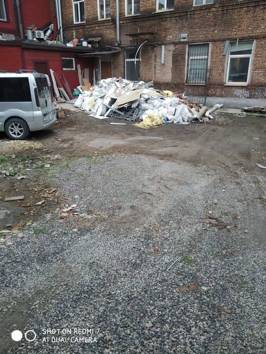 Предлагаю вам свои услуги такие как: вывоз мусора , демонтаж, переезды