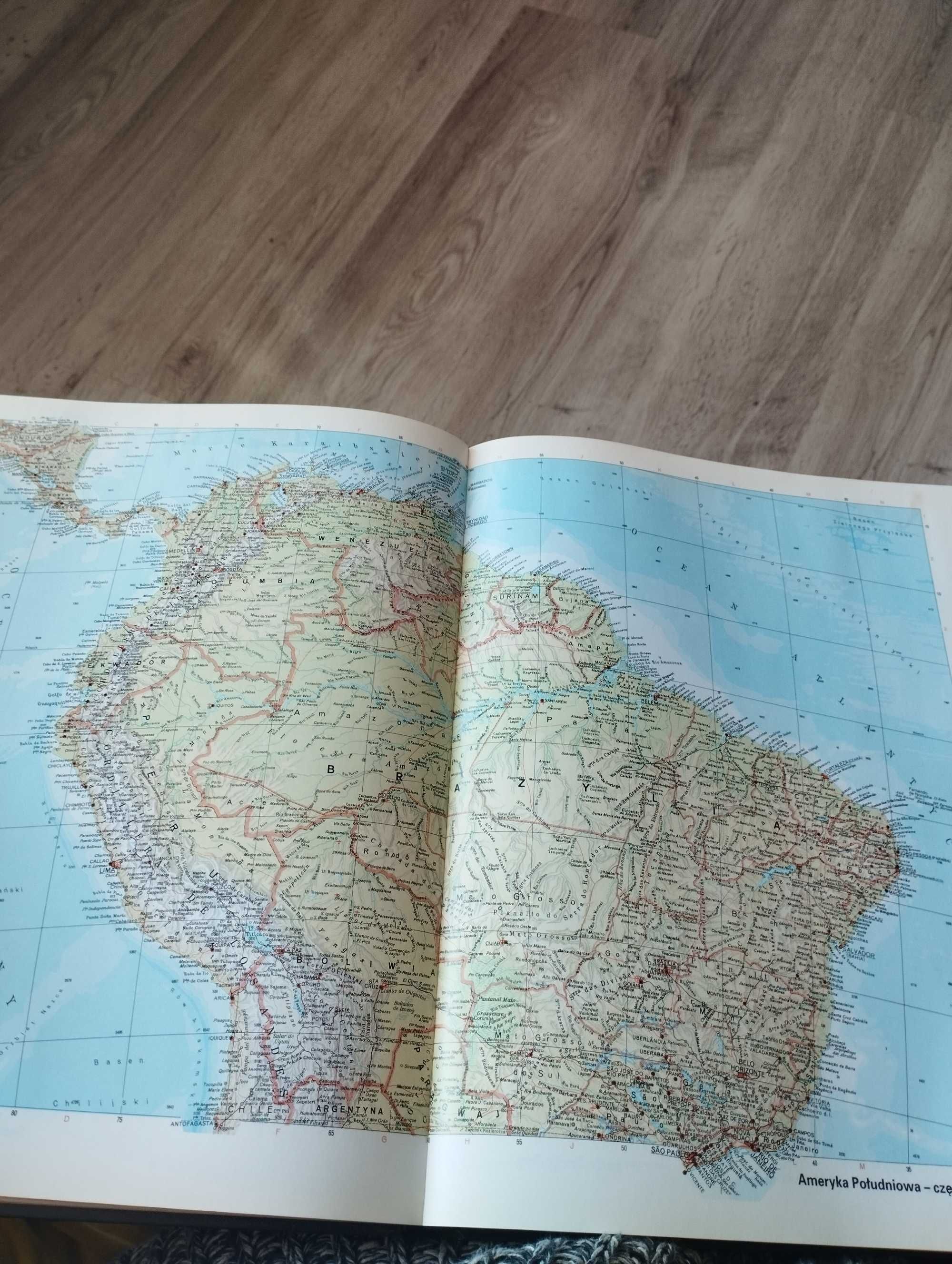 Książka przeglądowy Atlas świata świat książki