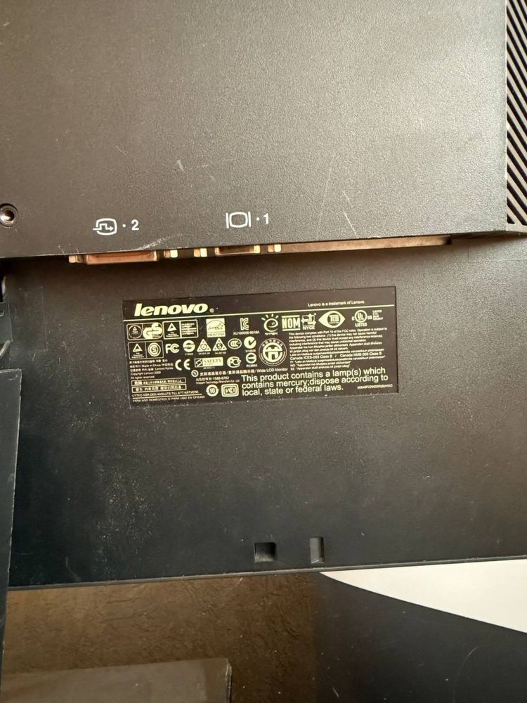 Продам терміново компʼютер Lenovo можливий торг,в гарному стані,вживан