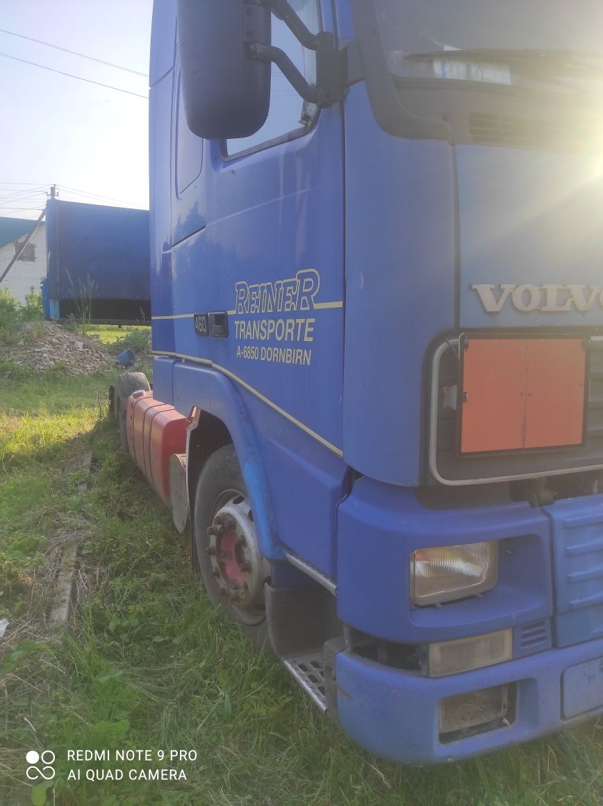 Продам автомобіль Вольво частково розкороче можливий обмін на трактор