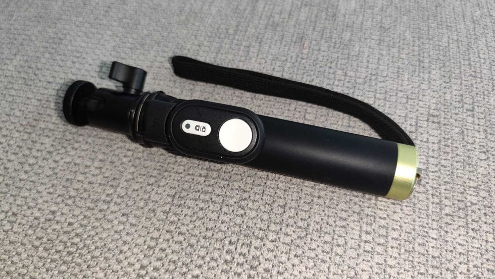 Xiaomi Yi Action Camera + selfie stick with remote control + 2x batteries (gopro)64283845052291123