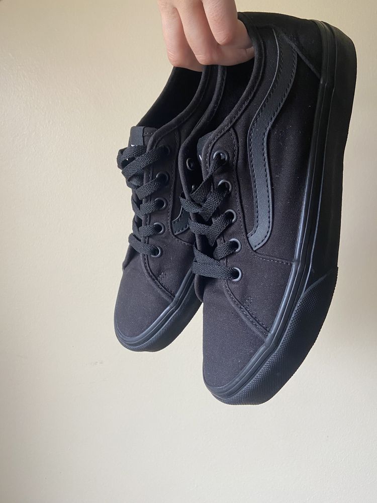 Vans pretas NOVAS