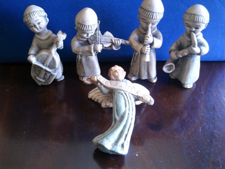 4 Frades músicos e anjo em barro, conjunto vistoso, bastante engraçado