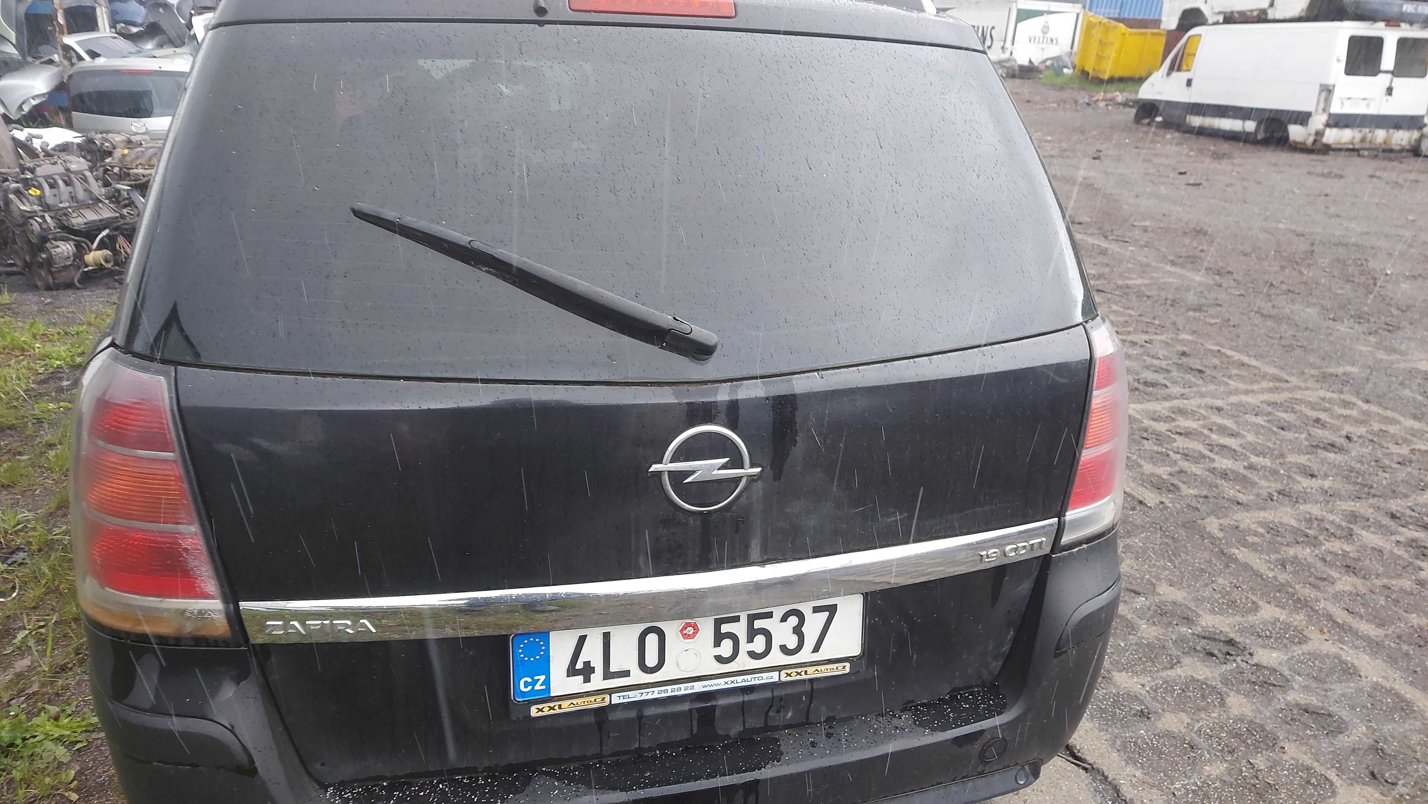 Opel Zafira B Z20R klapa tylna czarna FV części/transport/dostawa