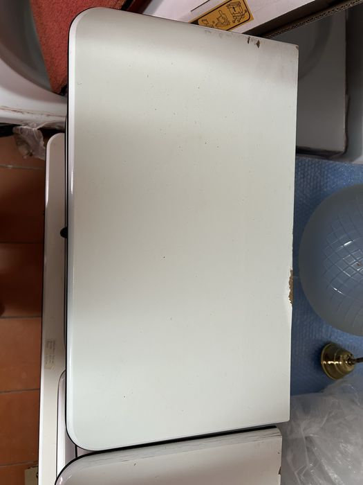 Cómoda e mesas de cabeceira