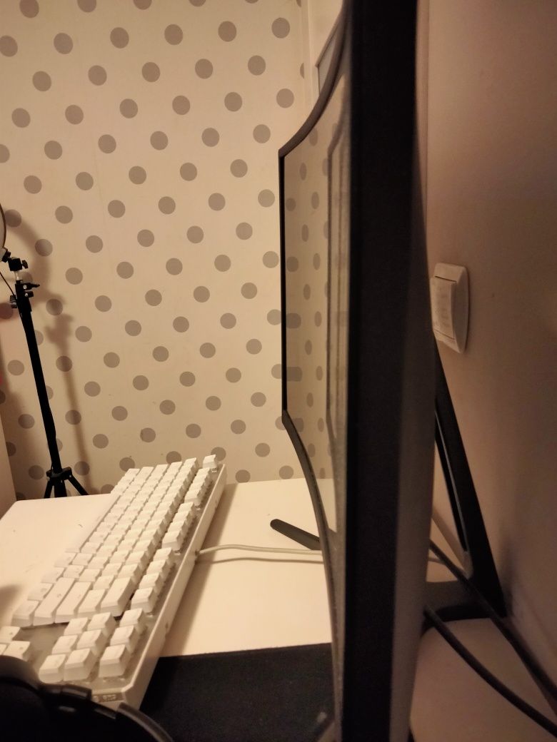 Monitor MSI uszkodzona matryca
